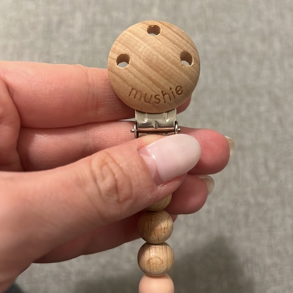 Mushie pacifier clips never used - Picture 2 of 3